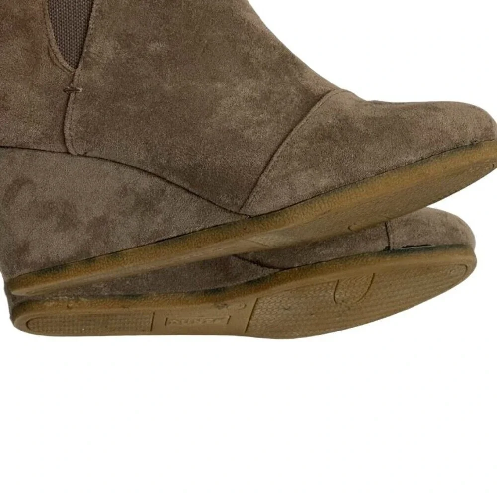 Dunes Zoey Women 7.5 Taupe Faux Suede‎ Wedge Ankle Booties Boots Round Toe